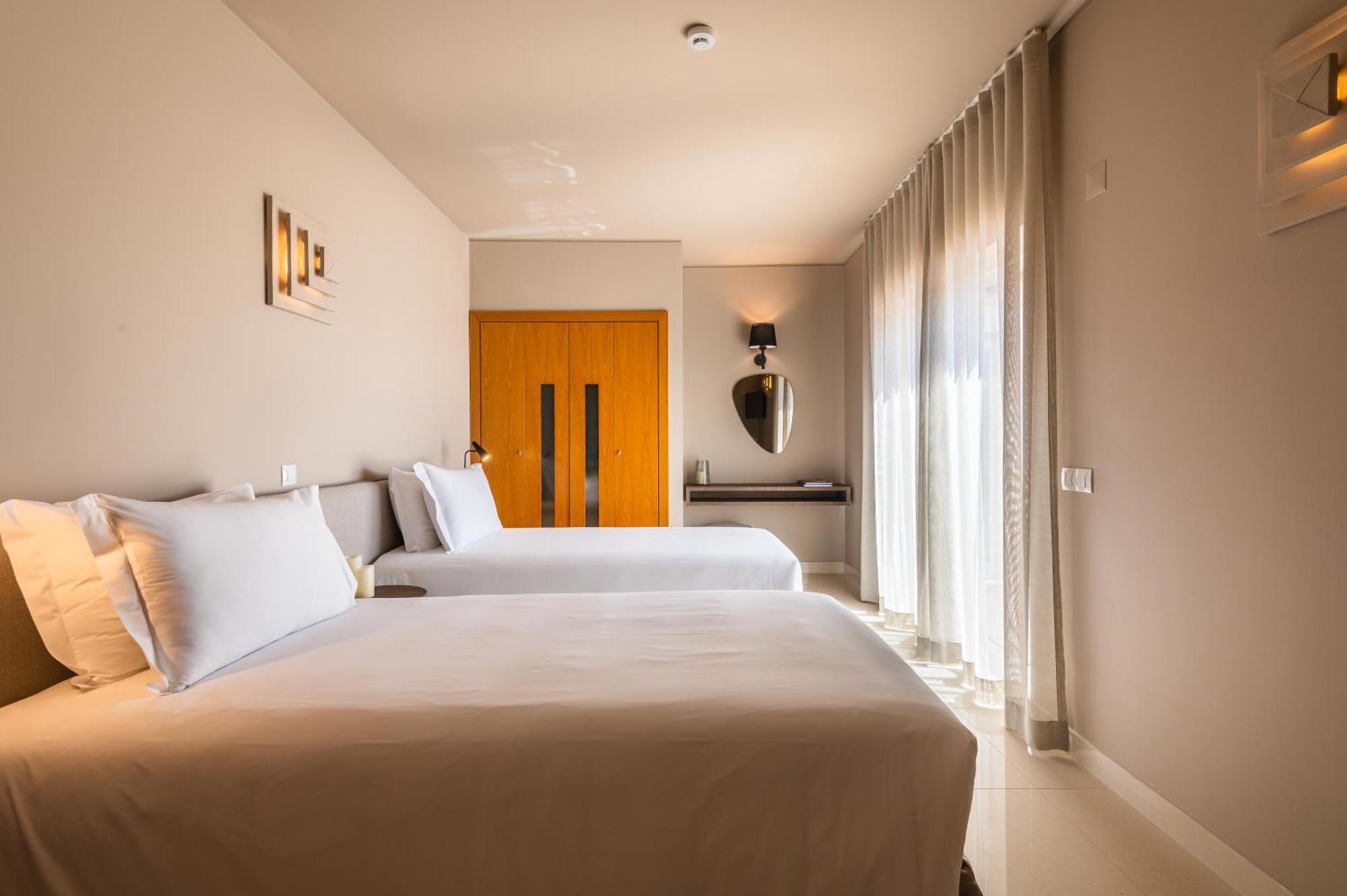 Vale Da Lapa Village Resort Carvoeiro  Exterior photo A room at the hotel